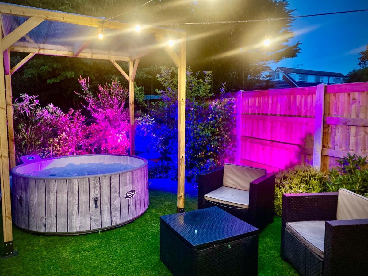 Remarkable 3-Bed Hot Tub House In แบล็คพูล ภายนอก รูปภาพ